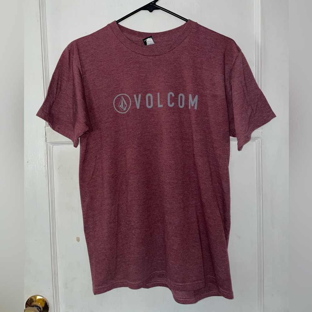 Men’s Volcom T-Shirt. Size Medium.